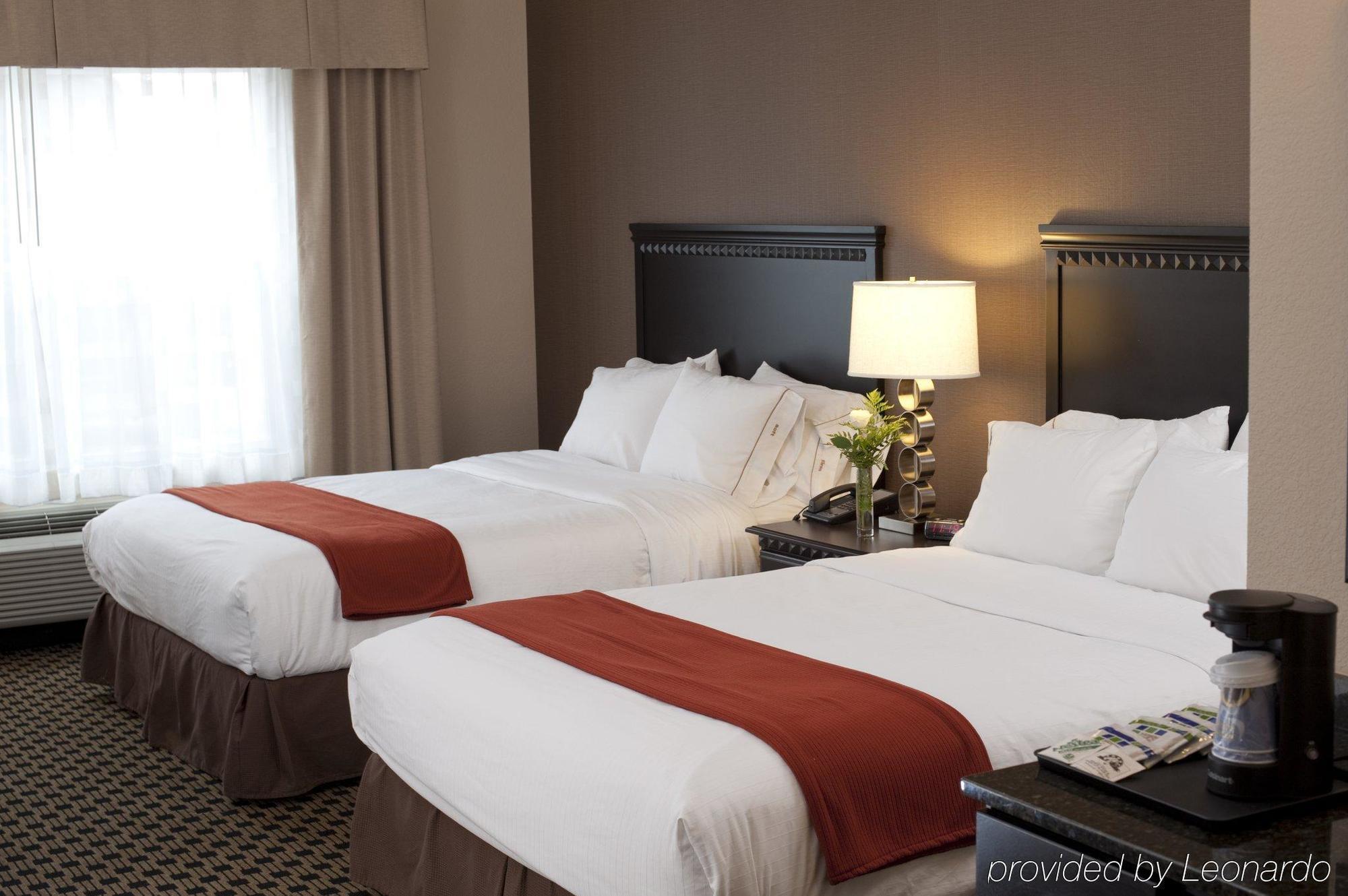 Holiday Inn Express & Suites - Green Bay East By Ihg Habitación foto